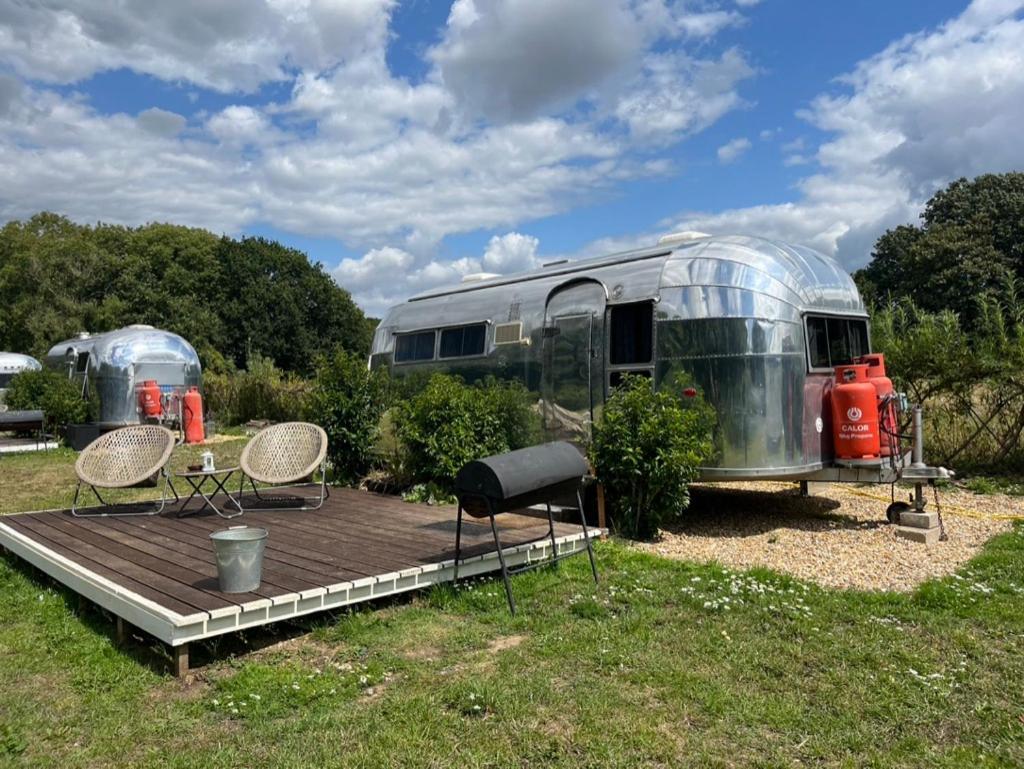 Silver Airstream Glamping & Rental Chichester Ngoại thất bức ảnh